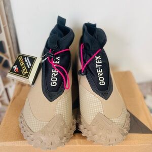 Nike ACG size 8 brand new